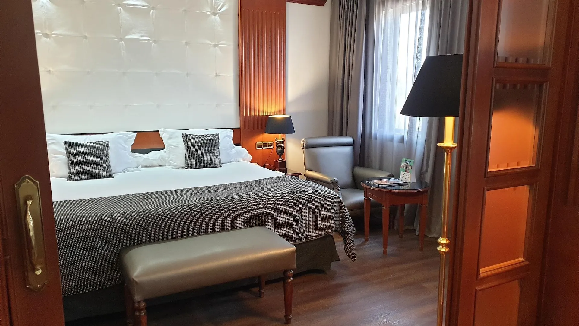 Отель Best Western Premier Cmc Жирона